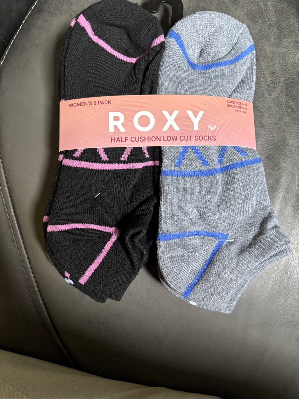 Roxy Half Cushion Low Cut Socks - Black with Pink & Gray with Blue